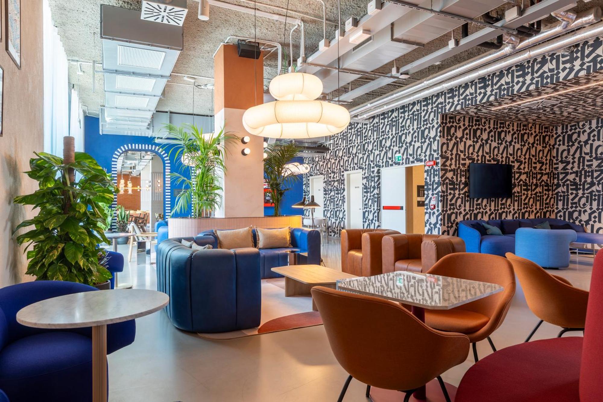 The Social Hub Extended *